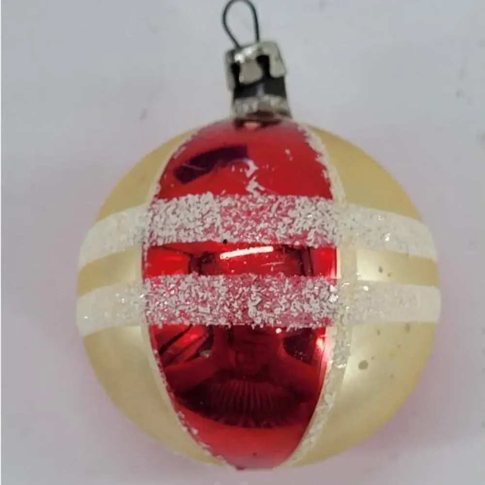 Antique Red Gold and Snow‎ Mercury Glass Polish indent Round Christmas Ornament